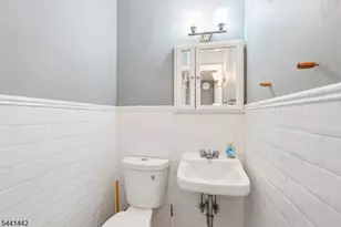 377 Hollywood Ave, Fairfield, NJ 07004 - Photo 19