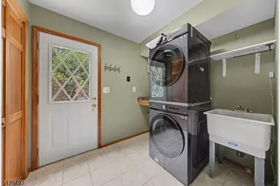 4 Unneberg Ave, Roxbury Township, NJ 07876 - Photo 11