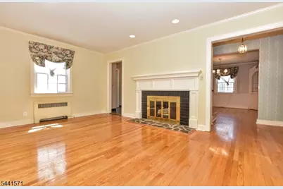 161 Wyckoff Ave, Wyckoff Township, NJ 07481 - Photo 3