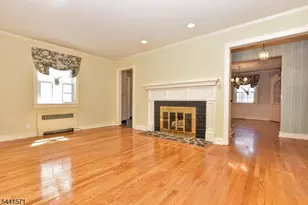 161 Wyckoff Ave, Wyckoff Township, NJ 07481 - Photo 3