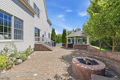 17 Kimble Ct, Hillsborough Township, NJ 08844 - Photo 9