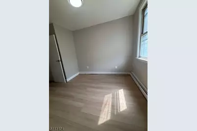 22 Somme St, Newark, NJ 07105 - Photo 3