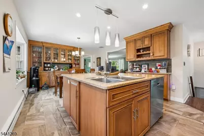 34 Woodlawn Ter, Jefferson Township, NJ 07849 - Photo 11