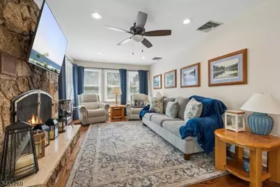 34 Woodlawn Ter, Jefferson Township, NJ 07849 - Photo 5