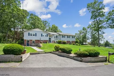 34 Woodlawn Ter, Jefferson Township, NJ 07849 - Photo 3