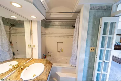 13 Village Way #E7, Vernon Twp., NJ 07462 - Photo 41