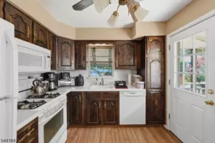 6 Plenge Dr, Belleville, NJ 07109 - Photo 11
