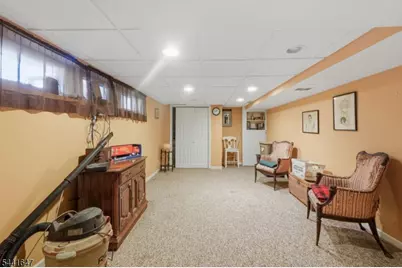 6 Plenge Dr, Belleville, NJ 07109 - Photo 17