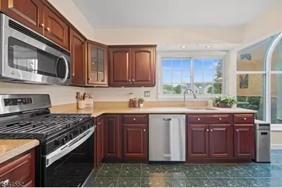 1 Wakeman Cir, Hillsborough Township, NJ 08844 - Photo 11