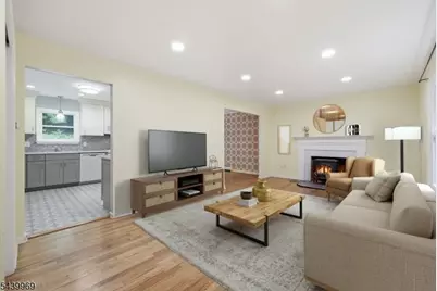 223 Beacon Hill Rd, Washington Township, NJ 07830 - Photo 11
