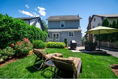 19 Overlook Ter, Maplewood, NJ 07040 - Photo 5