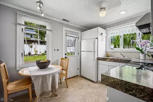 43 Calumet Ave, Parsippany, NJ 07034 - Photo 9