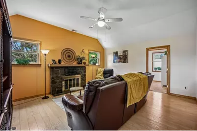 43 Calumet Ave, Parsippany, NJ 07034 - Photo 5