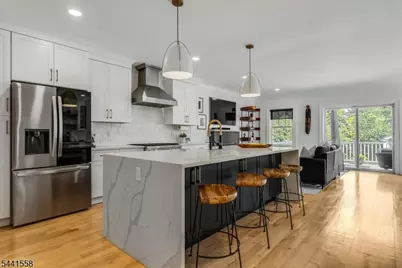27 Montclair Ave, Montclair, NJ 07042 - Photo 13