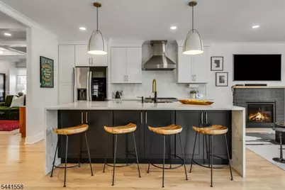 27 Montclair Ave, Montclair, NJ 07042 - Photo 9