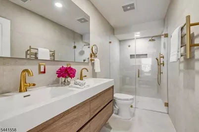 27 Montclair Ave, Montclair, NJ 07042 - Photo 25