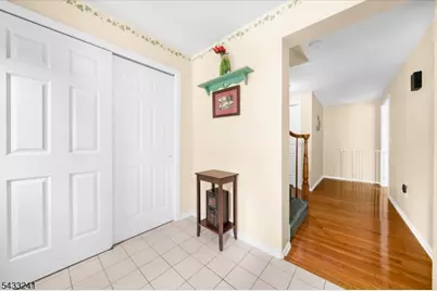 9 Mills Ct, Raritan Township, NJ 08822 - Photo 3