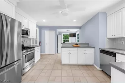 9 Mills Ct, Raritan Township, NJ 08822 - Photo 7