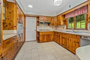 213 Maple Ln, Lebanon Township, NJ 07830 - Photo 9