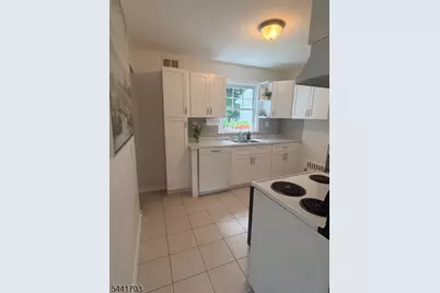 11 Monroe Avenue, Roseland, NJ 07068 - Photo 7