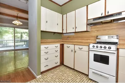 11 Mountain Ridge Dr, Wayne, NJ 07470 - Photo 13
