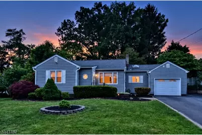 11 Mountain Ridge Dr, Wayne, NJ 07470 - Photo 5