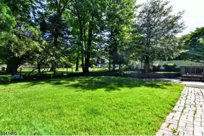 11 Mountain Ridge Dr, Wayne, NJ 07470 - Photo 25