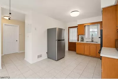 825 McCandless Pl, Linden, NJ 07036 - Photo 9