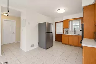 825 McCandless Pl, Linden, NJ 07036 - Photo 9