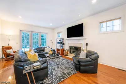 3 Christopher Ct, Montclair, NJ 07042 - Photo 9