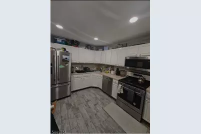 9 Seton Hall Dr, Newark, NJ 07103 - Photo 5