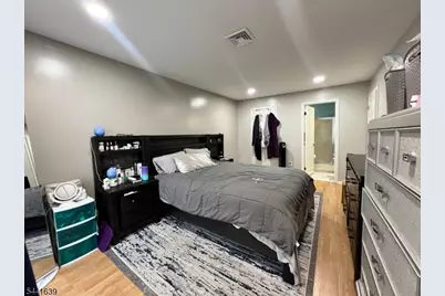 9 Seton Hall Dr, Newark, NJ 07103 - Photo 3