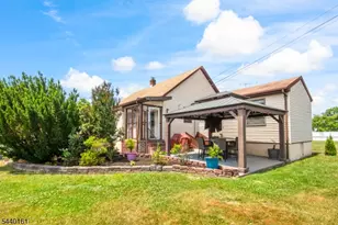 26 N 9th Ave, Manville, NJ 08835 - Photo 1