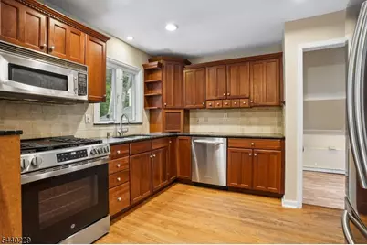 63 Edgewood Dr, Florham Park, NJ 07932 - Photo 5