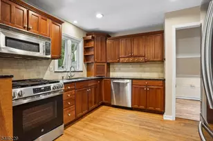 63 Edgewood Dr, Florham Park, NJ 07932 - Photo 5