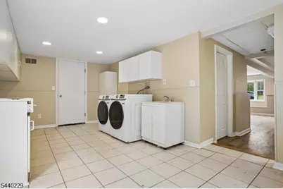 63 Edgewood Dr, Florham Park, NJ 07932 - Photo 23