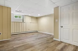 63 Edgewood Dr, Florham Park, NJ 07932 - Photo 21