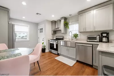 7 Main Ter, Bloomfield, NJ 07003 - Photo 5