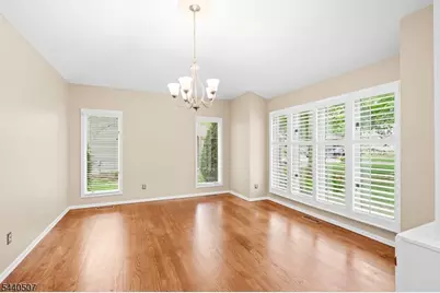 31 Stone Row Ln, Jefferson Township, NJ 07438 - Photo 5
