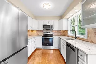31 Stone Row Ln, Jefferson Township, NJ 07438 - Photo 9