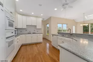 3 Stark Ct, Raritan Township, NJ 08551 - Photo 9