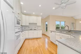 3 Stark Ct, Raritan Township, NJ 08551 - Photo 7