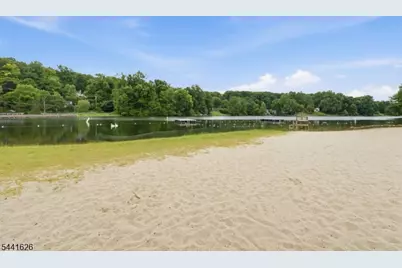 51 W Shore Dr, Vernon, NJ 07462 - Photo 29