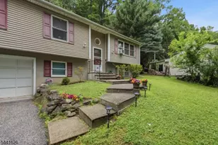 51 W Shore Dr, Vernon, NJ 07462 - Photo 3