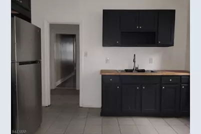 267 Leslie St, Newark, NJ 07112 - Photo 9