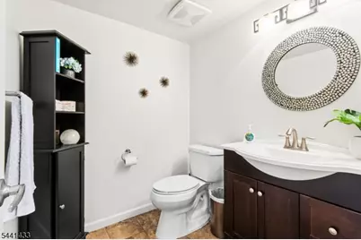 261 Kingsberry Dr, Franklin Township, NJ 08873 - Photo 17