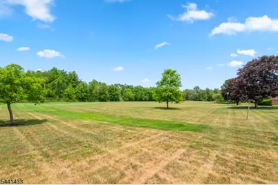 261 Kingsberry Dr, Franklin Township, NJ 08873 - Photo 5