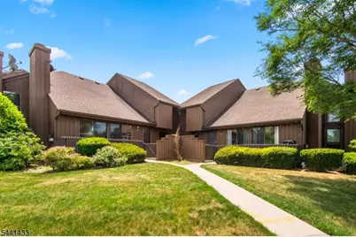 261 Kingsberry Dr, Franklin Township, NJ 08873 - Photo 1