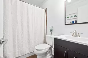 261 Kingsberry Dr, Franklin Township, NJ 08873 - Photo 25
