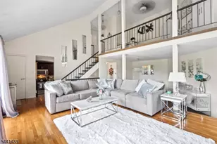 261 Kingsberry Dr, Franklin Township, NJ 08873 - Photo 9